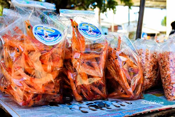 ภาพกุ้งเหยียดผลิตภัณฑ์โอทอปของตลาดน้ำบ้านสาขลา